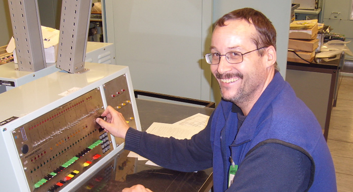 Steve Curl - Volunteer at the Centre for Computing History using the Ferranti FM1600E