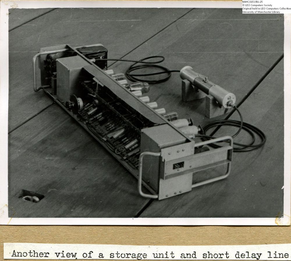 Photograph of 61858  LEO I Storage Unit - rear view  (1950)