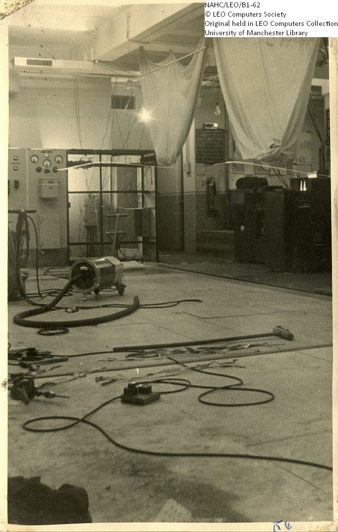 Photograph of 61873  LEO  I - replacing the floor  (1953)