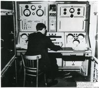 60737 John Pinkerton at the engineer's console of LEO I