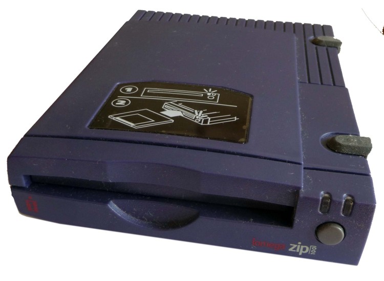 Scan of Document: Iomega Zip Drive 100 Parallel