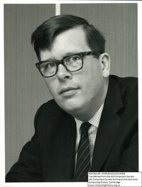 68138 Executive Photo Portraits: John Aris