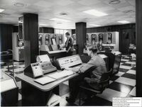 67431 LEO III/34 Console 