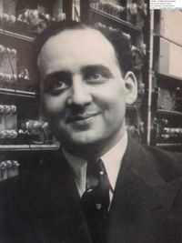 62959  David Caminer with LEO I racks  (c1953)
