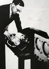 51858 Maurice Wilkes with EDSAC