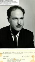 68148 Executive photo portraits: Ralph Land