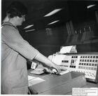 67419 LEO III/34 Operator at control panel