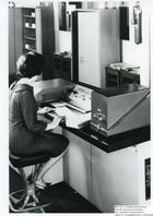 60993  Lector Document Reader in use, 1 of 3