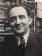62959  David Caminer with LEO I racks  (c1953)
